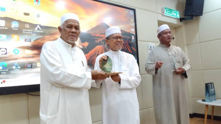 Lawatan Penanda Aras : Solat Subuh Penuh Macam Solat Jumaat (Anjuran Kelab Wargaemas Taman Guru ke Masjid Tengku Hassanal Ibrahim Alam Shah, Taman Temerloh Jaya) 6 Julai 2025